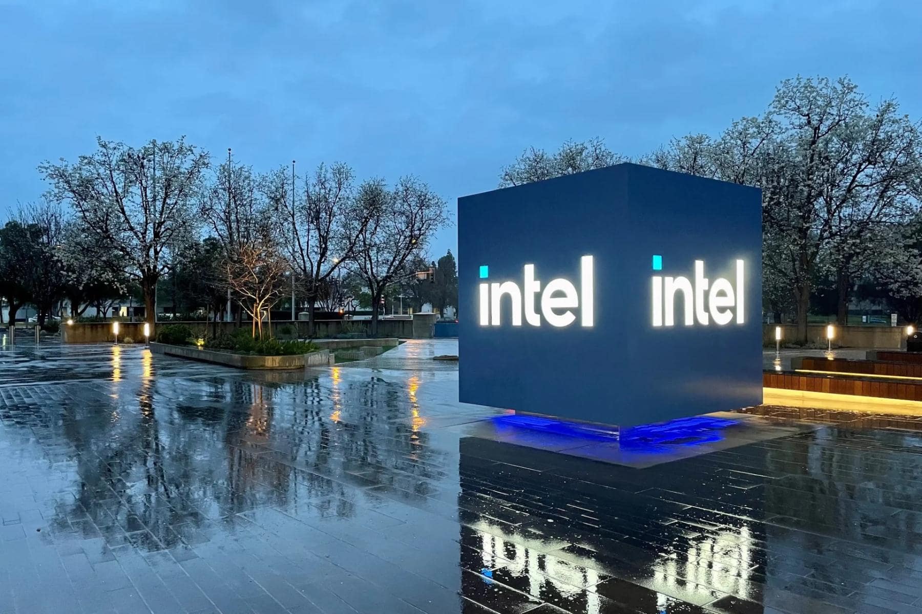 Qualcomm is considering acquiring Intel, which is valued at $90 billion